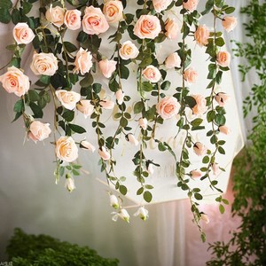 Vignes de roses artificielles en soie pour décoration de mariage, accessoires de photographie en extérieur et décoration intérieure - Product Image 1