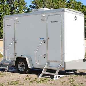 Remolque de inodoro móvil portátil moderno con ruedas Unidad de inodoro móvil al aire libre fácil de mover con tanque limpio y de residuos - Product Image 1