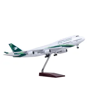 Sıcak satış Die Cast Metal airbus uçak modeli oyuncak suudi arabistan havayolları Boeing 747 47cm alaşım uçak modeli hediyelik eşya hediye