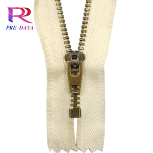 Ventas al por mayor 3 # Zip Jeans <span class=keywords><strong>Siper</strong></span> Metal Cremallera Cinta de algodón 4,5 YG Slider Jacket Zip H Shape Bottom Stop Cremallera de latón antiguo - Product Image 4