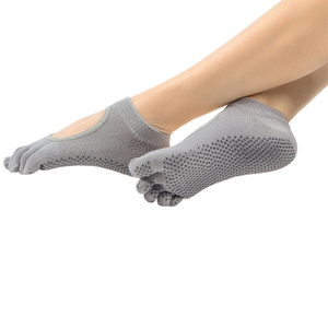 Chaussettes de yoga pour femmes à bout ouvert et dos nu, à cinq doigts séparés, respirantes, antidérapantes avec découpe pour Pilates, Barre et entraînement en studio - Product Image 2