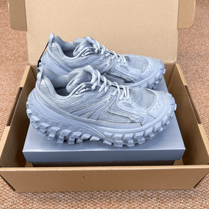 Baskets décontractées style randonnée en maille épaisse et synthétique à lacets avec semelle robuste pour hommes et femmes, idéales pour le streetwear - Product Image 2