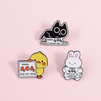 Pin de solapa de metal esmaltado suave con diseño de gato, pato y conejo, código de error 404, personalizado al por mayor para mochilas