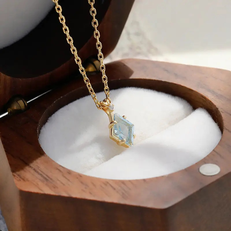 Elegante collar geométrico S925 plateado de oro de 14K con colgante de diamante de Topacio azul