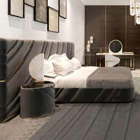 Ensemble de meubles de chambre à coucher de luxe italien, lit king size, grande tête de lit, cadre en acier inoxydable, lit rembourré en cuir