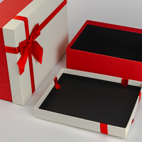Boîte d'emballage en papier de qualité supérieure, élégante, rouge et blanche, ensembles de boîtes cadeaux avec de grands nœuds en satin - Plusieurs tailles disponibles