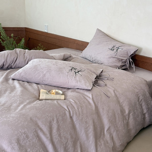 Ultimo Set di Biancheria da Letto di Lusso in Cotone a Fibra Lunga, Elegante e Confortevole, con Ricami Raffinati - Product Image 4