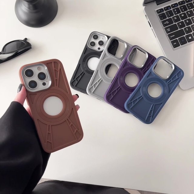 New Design Magnetic Phone case with Full TPU Soft Shell Shockproof Lens Protection Anti Drop Phone case for iPhone 16Pro 15 14