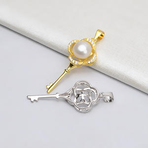 จี้เงินแท้ S925 พร้อมไข่มุก 9-10 เม็ด จี้รูปกุญแจหญ้าแห่งความโชคดี สำหรับผู้หญิง อุปกรณ์ทำเครื่องประดับ DIY รุ่น 735 - Product Image 2