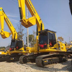 Excavadora Hidráulica Usada Komatsu PC220-8 de Alto Rendimiento, Marca Japonesa Komatsu, 23 Toneladas, 220-8, en Venta a Precio Económico - Product Image 1