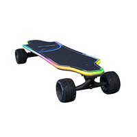Skateboard électrique à quatre roues personnalisé de haute qualité avec moteur double, longboard et télécommande