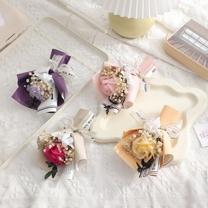 Bouquet <span class=keywords><strong>de</strong></span> mini fleurs séchées en gros : œillets et roses, idéal pour la Saint-Valentin chinoise, Pâques, la remise des diplômes – fait main, imperméable, haute qualité - Product Image 2