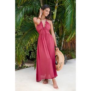 Vestido largo rojo con cuentas, cuello halter y espalda descubierta, estilo elegante para banquetes - Product Image 4