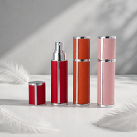 Flacon de parfum en aluminium enveloppé de cuir avec bouchon à vis 5 ml, flacon pulvérisateur en verre rechargeable pour emballage cosmétique
