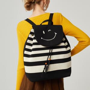 Haute qualité à la mode femmes Polyester Fiber étanche sac à dos Durable noir blanc rayé souriant visage décor externe - Product Image 4