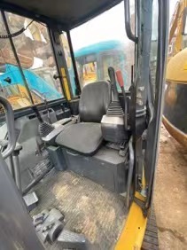 VENTE FLASH Mini-excavatrice Komatsu PC55MR-3 d'occasion, moteur diesel, excellent état, pompes puissantes, forte force de creusement, origine japonaise, prête à l'emploi - Product Image 6