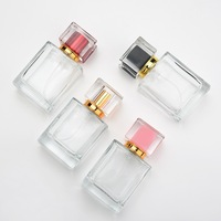 Bouteilles carrées transparentes vides de 50 ml en verre facetté, avec pulvérisateur à base épaisse et col de 15 mm, modèle scellé 10, vente en gros
