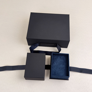<b>Magnetic</b> closure rigid <b>gift</b> <b>box</b> flip top <b>gift</b> <b>box</b> rigid <b>box</b> with fabric handle luxury <b>gift</b> <b>box</b> portable hard <b>gift</b> <b>box</b> - Product Image 5