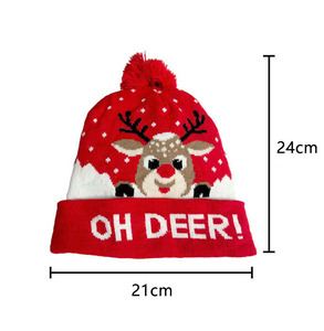 Berretto Lavorato a Maglia con LED Natalizio a Batteria, Cappello con Pon Pon, Scena con Pupazzo di Neve, Babbo Natale, Renna e Albero per Passeggiate Notturne e Divertimento all'Aperto - Product Image 4