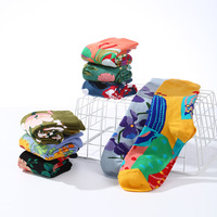 Chaussettes de sport mi-mollet en coton tricoté pour hommes, motif jacquard dessin animé, logo amusant, fleurs, football, vente en gros, OEM, collection hiver