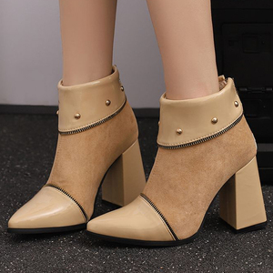 Bottines à talons carrés hauts en daim patchwork pour femmes, grande taille 48, avec fermeture éclair décorative et rivets métalliques, idéales pour les pieds larges - Product Image 2