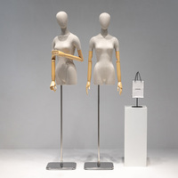 Maniquí de Exhibición de Ropa de Alta Calidad, Modelo Femenino de Madera Reuners con Cabeza y Brazos en Posición de Pie