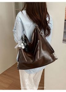 Sac hobo souple pour femme, grande capacité, en cuir PU, sac à bandoulière, sac à main décontracté pour tous les jours - Product Image 4