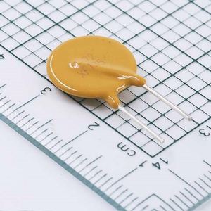 Factory Direct A72-135 DIP Fuses Resettable Fuses PPTC 1.35A -40-+85C 72V 40A - Product Image 1