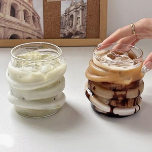 Vaso de vidrio para jugo de leche y té soplado a mano, taza de agua de bebida, taza de café con leche transparente de vidrio de borosilicato redondo <span class=keywords><strong>Irregular</strong></span> para regalo - Product Image 1