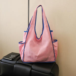 กระเป๋าช้อปปิ้งโพลีเอสเตอร์แบบพับได้ กันน้ำ สะพายไหล่เดียว แฟชั่นสั่งทำขายส่ง - Product Image 4