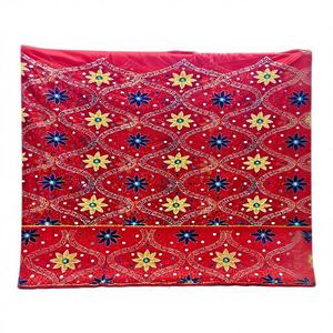 Blouse élégante George en polyester modal brodé, sans manches, style africain, ornée de perles lourdes, écologique et moderne - Product Image 1