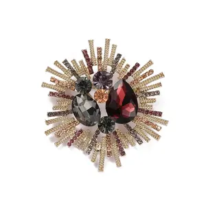 Broche de luxe légère avec strass, <span class=keywords><strong>prix</strong></span> de gros pour la vente directe - Product Image 2
