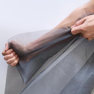 Rollo de Mosquitera de Fibra de Vidrio 120x250cm Gris Resistente a Desgarros para Puertas y Ventanas - Product Image 5
