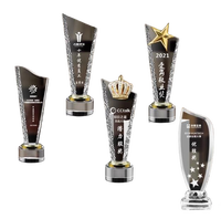 2023 Copa de trofeo de cristal de madera deportiva sólida personalizada, medalla y placas de trofeo de campeonato nuevo diseño elegante trofeo de corona de cristal de Metal