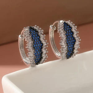 Orecchini a Cerchio di Lusso in Oro Bianco con Zaffiri, Argento 925 con Incastonatura a Canale, Taglio Baguette, Gioielli Raffinati da Donna per Matrimonio - Product Image 3