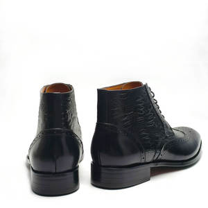 <span class=keywords><strong>Stivaletti</strong></span> Brogue da <span class=keywords><strong>Uomo</strong></span> Personalizzabili Comodi Fatti a Mano in Pelle di Vitello con Stampa Retrò e Chiusura Stringata Stivale Invernale Nero - Product Image 6