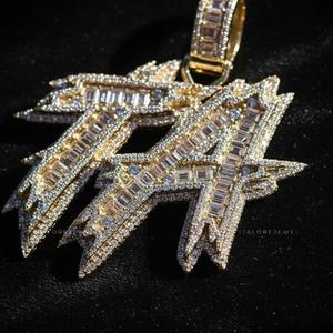 Colgante de Letra de Moissanita Chapado en Oro de 18K sobre Plata 925, con Engaste de Canal y Corte Baguette, Estilo Hiphop, Unisex - Product Image 4