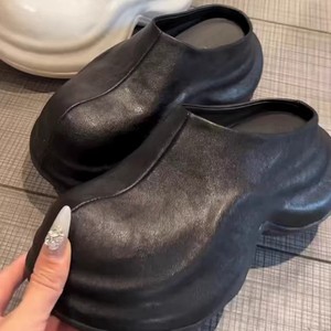 2026 Trendy Platform Slippers for Women Outdoor Anti-<b>Slip</b> Deodorant Sandals Casual Closed-Toe <b>Half</b> Shoes - Product Image 4