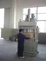 Machine de presse de décharge de machine de balle de papier de rebut d'atelier d'usine pour la manipulation pour le plastique d'industrie de fabrication pour des bouteilles de film