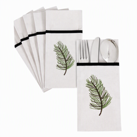 Pochette de couverts en lin brodée motif branche de pin avec bordure noire, pour décoration de table de Noël et de ferme hivernale