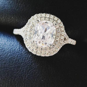 Anello di fidanzamento da donna F1152 in oro bianco con diamante taglio a pera naturale colore G e diamanti laterali - Product Image 2