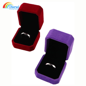 Caja de Anillo Octogonal de Terciopelo Personalizada Directo de Fábrica con Forro Negro en Varios Colores, Caja de Regalo de Anillo de Terciopelo Personalizada para Mujer - Product Image 1