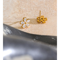 Boucles d'oreilles clous JINYOU 8223 élégantes en forme de fleur, en zircon cubique, en acier inoxydable plaqué or PVD, boucles d'oreilles en forme de pétale