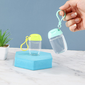 ขวดพลา<span class=keywords><strong>ส</strong></span>ติกแบบมีตะขอขนาด30มล. <span class=keywords><strong>ส</strong></span>ำหรับเด็กที่ใช้ในการฆ่าเชื้อขวดเปล่า<span class=keywords><strong>ส</strong></span>ำหรับใ<span class=keywords><strong>ส</strong></span>่ของเหลวที่ใ<span class=keywords><strong>ส</strong></span>่ของเหลวแบบพกพา - Product Image 1