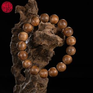 สร้อยข้อมือไม้กฤษณาธรรมชาติ ลูกปัดกลมขนาด 12 มม. ไม้แก่แตกแตกลอกบางส่วน น้ำหนักเบา กลิ่นหอมเข้มข้น หายาก น้ำหนัก 14.67 กรัม - Product Image 1