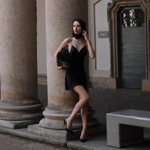 ساتان أسود لامع حزام السباغيتي يغرق الرقبة عارية الذراعين مصغرة مثير أنيقة حفلة مسائية نحيف صالح فستان المرأة - Product Image 2