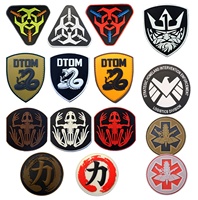 Patch en PVC souple 3D gaufré, écologique, non toxique, à coudre sur les vêtements, avec logo et couleur personnalisés en forme de cœur, fabriqué sur mesure en usine