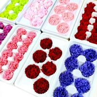 Hfloral OEM – Boîte carrée personnalisée pour arrangements floraux éternels – Têtes de fleurs de carnation stabilisées pour la Fête des Mères, la remise des diplômes et la Saint-Valentin