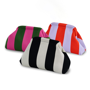 Nuevo Bolso Clutch de Gran Capacidad para Mujer, Tejido en 3D, Moderno, con Rayas, Versátil, de Poliéster, para Cosméticos - Product Image 1