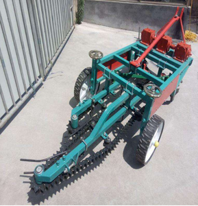 Arracheuse d'arachides à deux rangs |   Machine à récolter les arachides tractée par un tracteur, capacité totale de 260 kg, équipement de récolte des arachides pour la ferme - Product Image 2